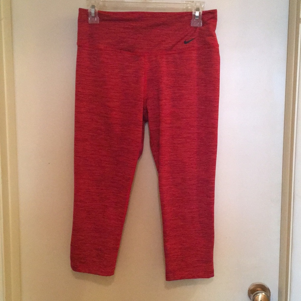 Nike Dri-Fit Red Leggings Capri’s